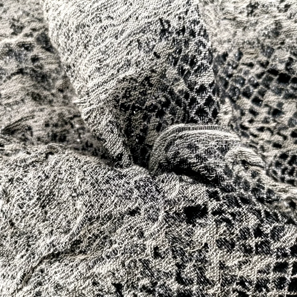 Ahujasons India Women’s O/S Black Gray Scarf - Picture 7 of 9